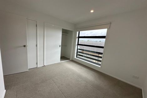 Photo of property in 54 Rauemi Way, Te Atatu South, Auckland, 0610