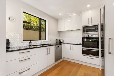 Photo of property in 2/124 Leinster Road, Merivale, Christchurch, 8014