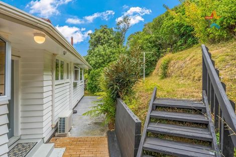 Photo of property in 42 Akatea Road, Korokoro, Lower Hutt, 5012