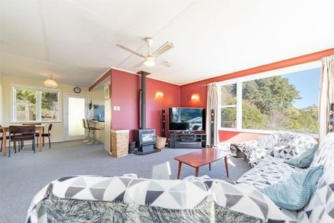 Photo of property in 14 Manor Drive, Stokes Valley, Lower Hutt, 5019