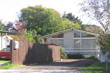 Photo of property in 2/15 Jennifer Place, Papatoetoe, Auckland, 2025
