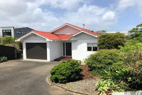 Photo of property in 2/2 East Coast Road, Milford, Auckland, 0620
