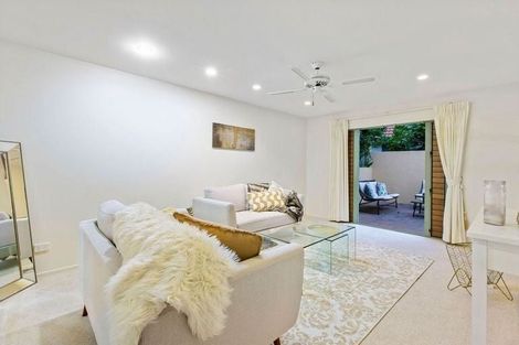 Photo of property in 28 Parkwood Crescent, Gulf Harbour, Whangaparaoa, 0930