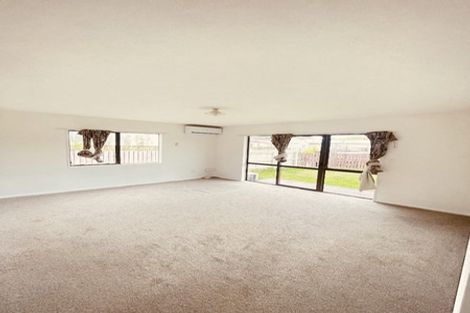 Photo of property in 1/44 Shifnal Drive, Randwick Park, Auckland, 2105