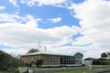 Photo of property in 17 Snell Crescent, Waihi Beach, 3611