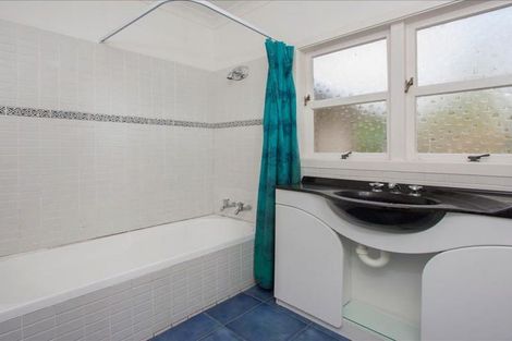 Photo of property in 21 St Georges Road, Avondale, Auckland, 0600