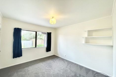 Photo of property in 1/17 Orchid Place, Te Atatu South, Auckland, 0610