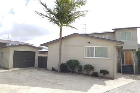 Photo of property in 132a Mcleod Road, Te Atatu South, Auckland, 0610