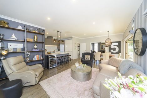 Photo of property in 28a Karina Terrace, Roslyn, Palmerston North, 4414