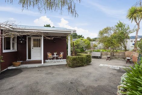 Photo of property in 11 Ecclesfield Grove, Silverstream, Upper Hutt, 5019