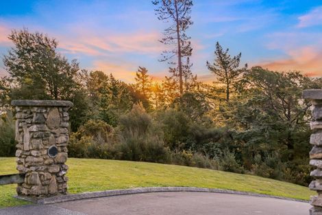 Photo of property in 28 Mount Marua Way, Timberlea, Upper Hutt, 5018