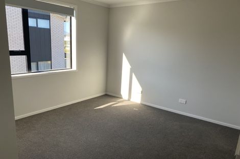 Photo of property in 35 Discovery Place, Marfell, New Plymouth, 4310