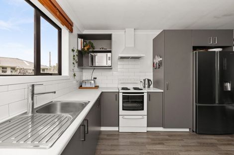 Photo of property in 80a Geddis Avenue, Maraenui, Napier, 4110