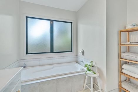 Photo of property in 14 Sophora Way, Albany, Auckland, 0632