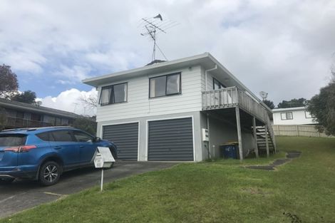 Photo of property in 65 Trias Road, Totara Vale, Auckland, 0629
