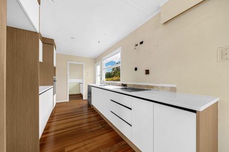 Photo of property in 68 Beechdale Crescent, Pakuranga Heights, Auckland, 2010