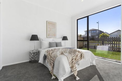 Photo of property in 21 Korowhiti Road, Clarks Beach, 2122