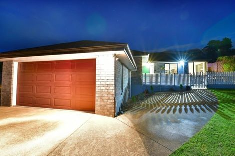 Photo of property in 11 Roberta Crescent, Orewa, 0931