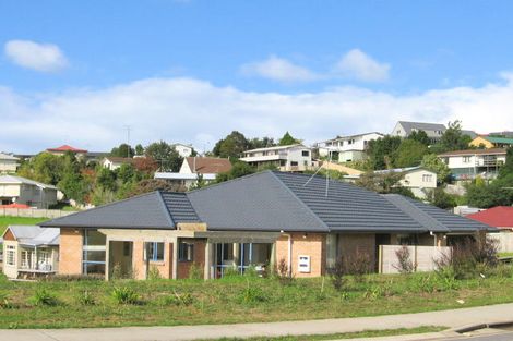 Photo of property in 127 Roberta Crescent, Orewa, 0931