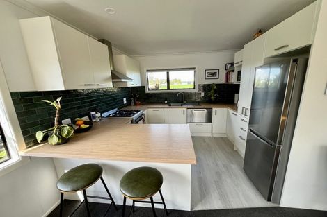 Photo of property in 8 Roseneath Place, Birkdale, Auckland, 0626