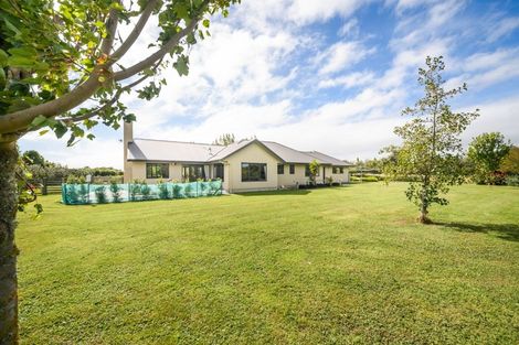 Photo of property in 25 Riverview Lane, Ashhurst, Palmerston North, 4470