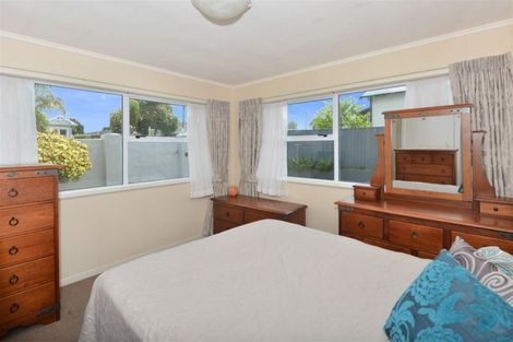 Photo of property in 82 Hatea Drive, Regent, Whangarei, 0112