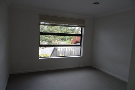 Photo of property in 12 Spoonbill Place, Unsworth Heights, Auckland, 0632