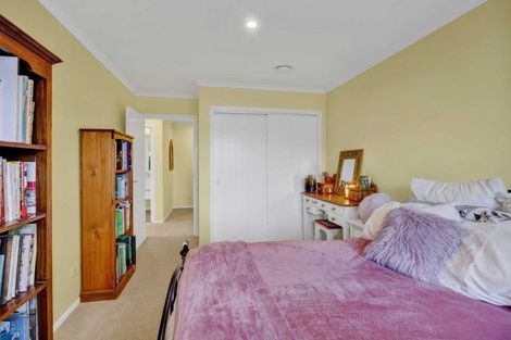 Photo of property in 2 Te Ara Karoiroa Road, Hurford, New Plymouth, 4374