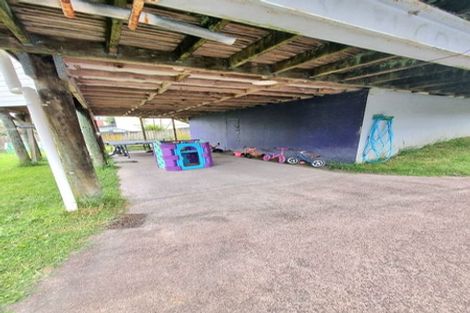 Photo of property in 3/21 Te Atatu Road, Te Atatu South, Auckland, 0610