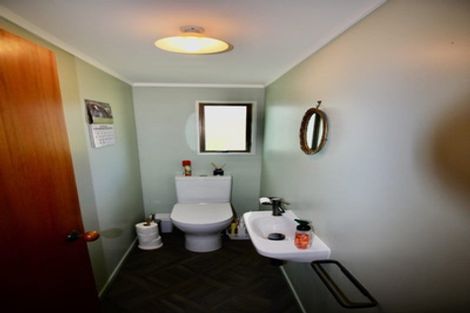 Photo of property in 52 Centennial Drive, Whitianga, 3510