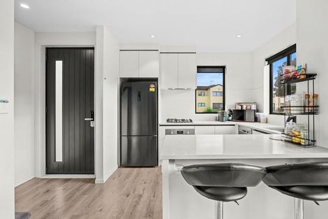 Photo of property in 2 Koropiko Lane, Flat Bush, Auckland, 2019