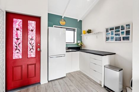 Photo of property in 1 Fantail Court, Orewa, 0931