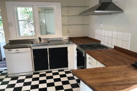 Photo of property in 15 Charlotte Avenue, Brooklyn, Wellington, 6021