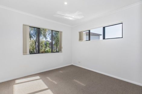 Photo of property in 38 Accent Drive, Flat Bush, Auckland, 2016