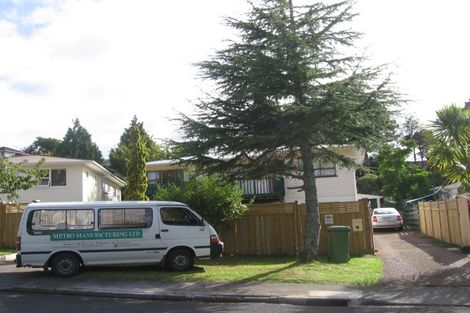 Photo of property in 33 Lynden Avenue, Hillcrest, Auckland, 0627