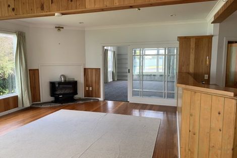 Photo of property in 77 Sylvan Avenue, Northcote, Auckland, 0627