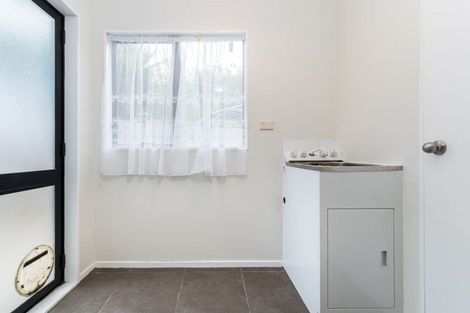 Photo of property in 2/1 Heathglen Place, Bayview, Auckland, 0629