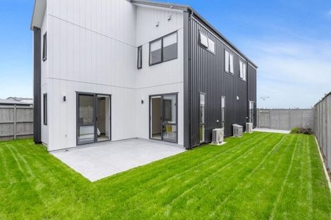 Photo of property in 5 Aquamarine Road, Rosehill, Papakura, 2113