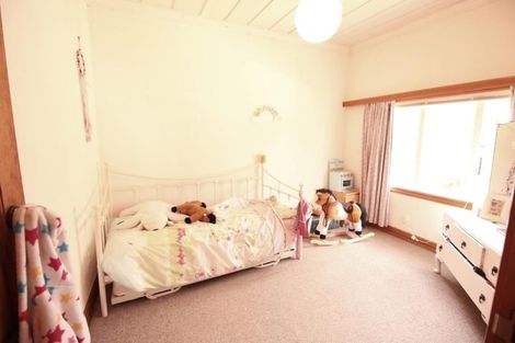Photo of property in 135 Astley Avenue, New Lynn, Auckland, 0600