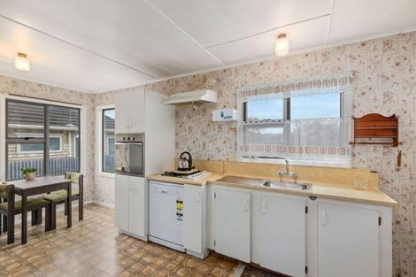 Photo of property in 15 Wright Street, Wainuiomata, Lower Hutt, 5014