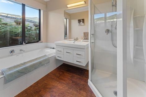 Photo of property in 14 Bell Bird Rise, Picton, 7220