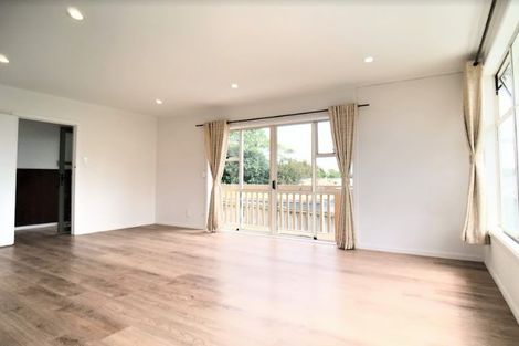 Photo of property in 8a Harrington Road, Henderson, Auckland, 0610