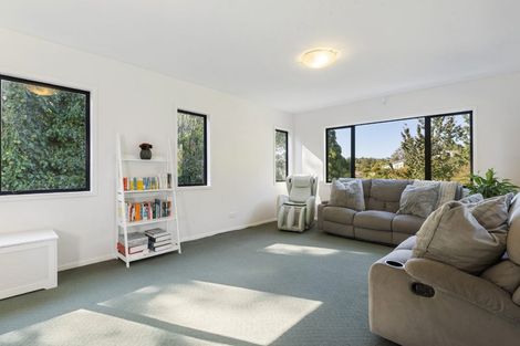 Photo of property in 2/19 Fordham Street, Beach Haven, Auckland, 0626