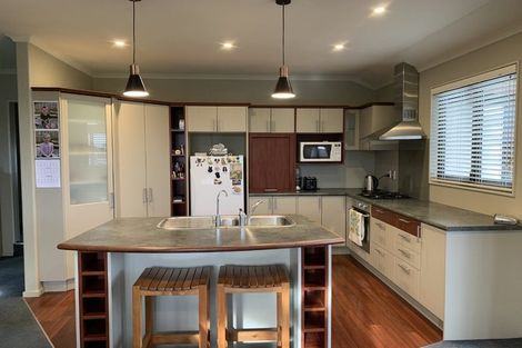 Photo of property in 2 Stratford Place, Huntington, Hamilton, 3210