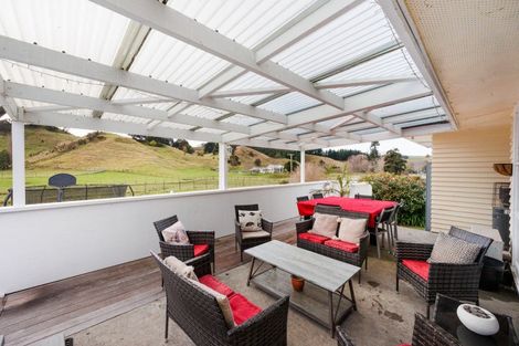 Photo of property in 69 Ongo Road, Hunterville, 4730