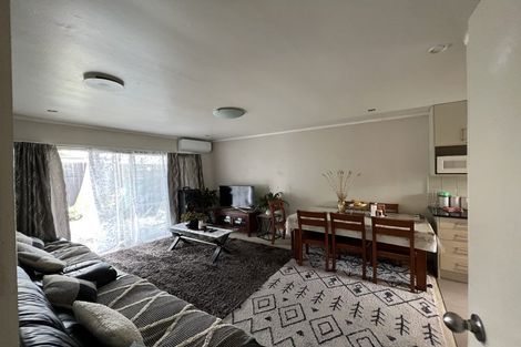 Photo of property in 2/636 Mount Wellington Highway, Mount Wellington, Auckland, 1062
