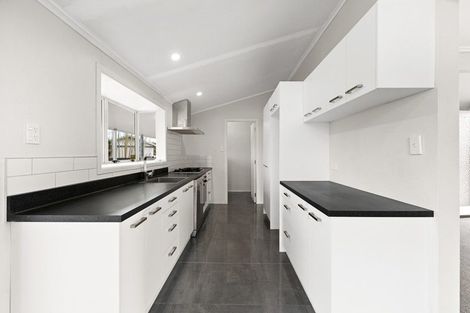 Photo of property in 28 Filmer Place, Melville, Hamilton, 3206