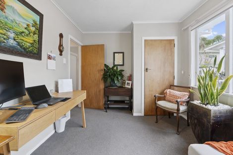 Photo of property in 1/17 Merriefield Avenue, Forrest Hill, Auckland, 0620