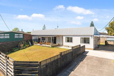 Photo of property in 1/17a Tawa Road, Te Atatu Peninsula, Auckland, 0610