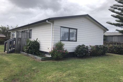 Photo of property in 13a Etherton Drive, Weymouth, Auckland, 2103